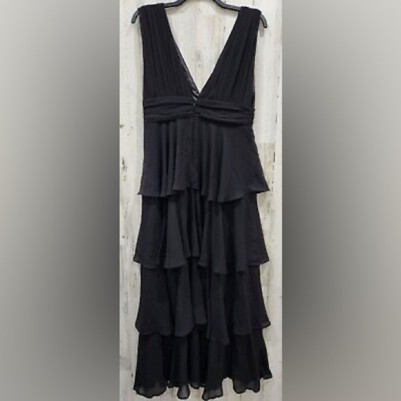 Lulus NWOT Amazing Evening Black
Tiered Maxi Dress Medium - Picture 6 of 7